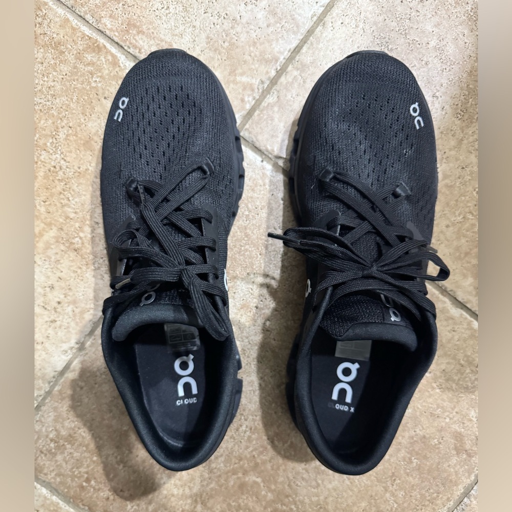 Men’s On cloud x 4 Running Men's Black Athletic Shoes Eclipse size 10 sneakers